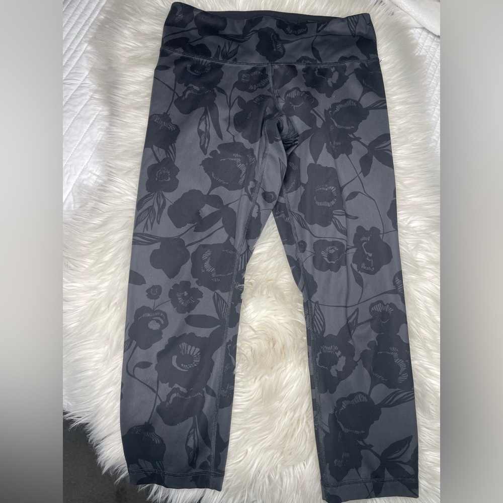 Lululemon - Picture 5 of 6